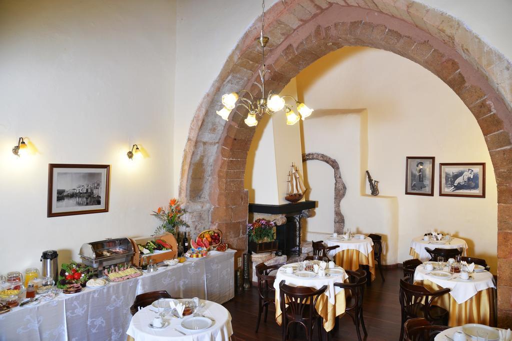Porto Del Colombo Traditional Boutique Hotel Chrissi Akti Chania Exterior foto